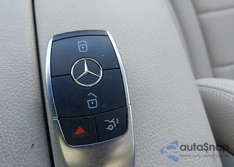 2022 Mercedes-Benz Glc 300 Suv z USA, uszkodzony, nr VIN W1N0G8DB4NG034813